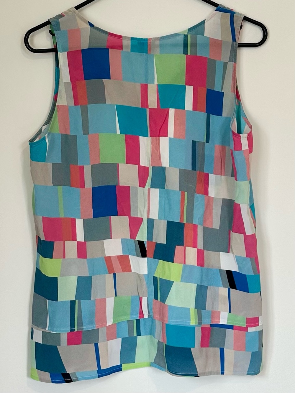 Ecru Women's Multicolor Silk Geometric V-Neck Tank Top - Size: Small - Picture 5 of 6